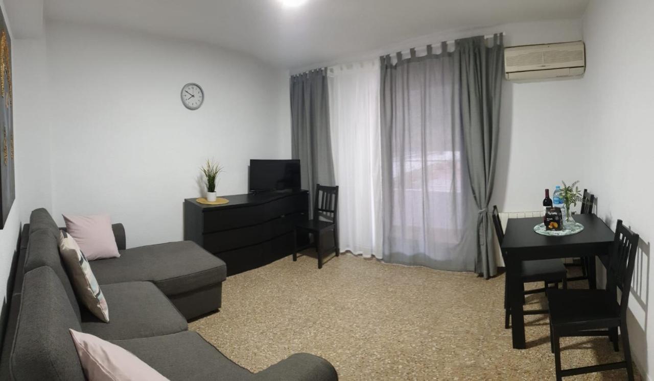 Apartment For 6 People. Valencia Exterior photo